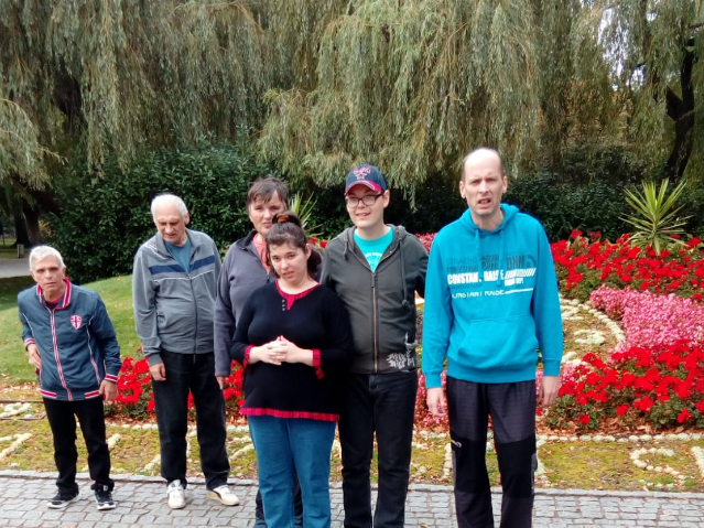 Lázeňský park je velmi hezky osázen pestrými květinami