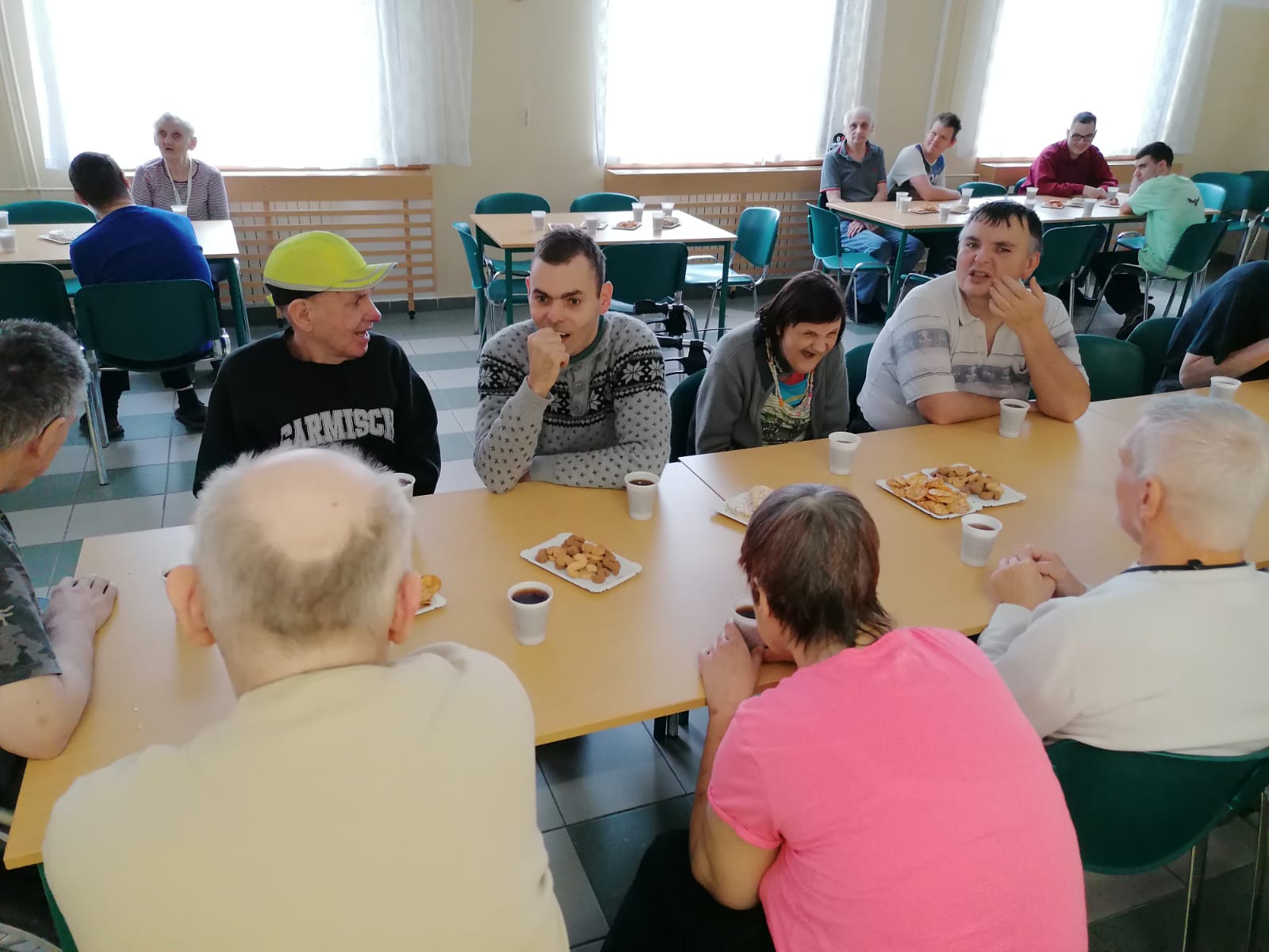 Rádi si povídáme a přitom i něco dobrého pojíme