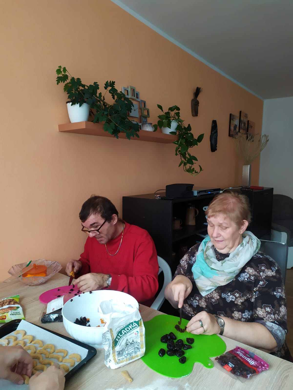 S chutí jsme se pustili do pečení vánočního cukroví