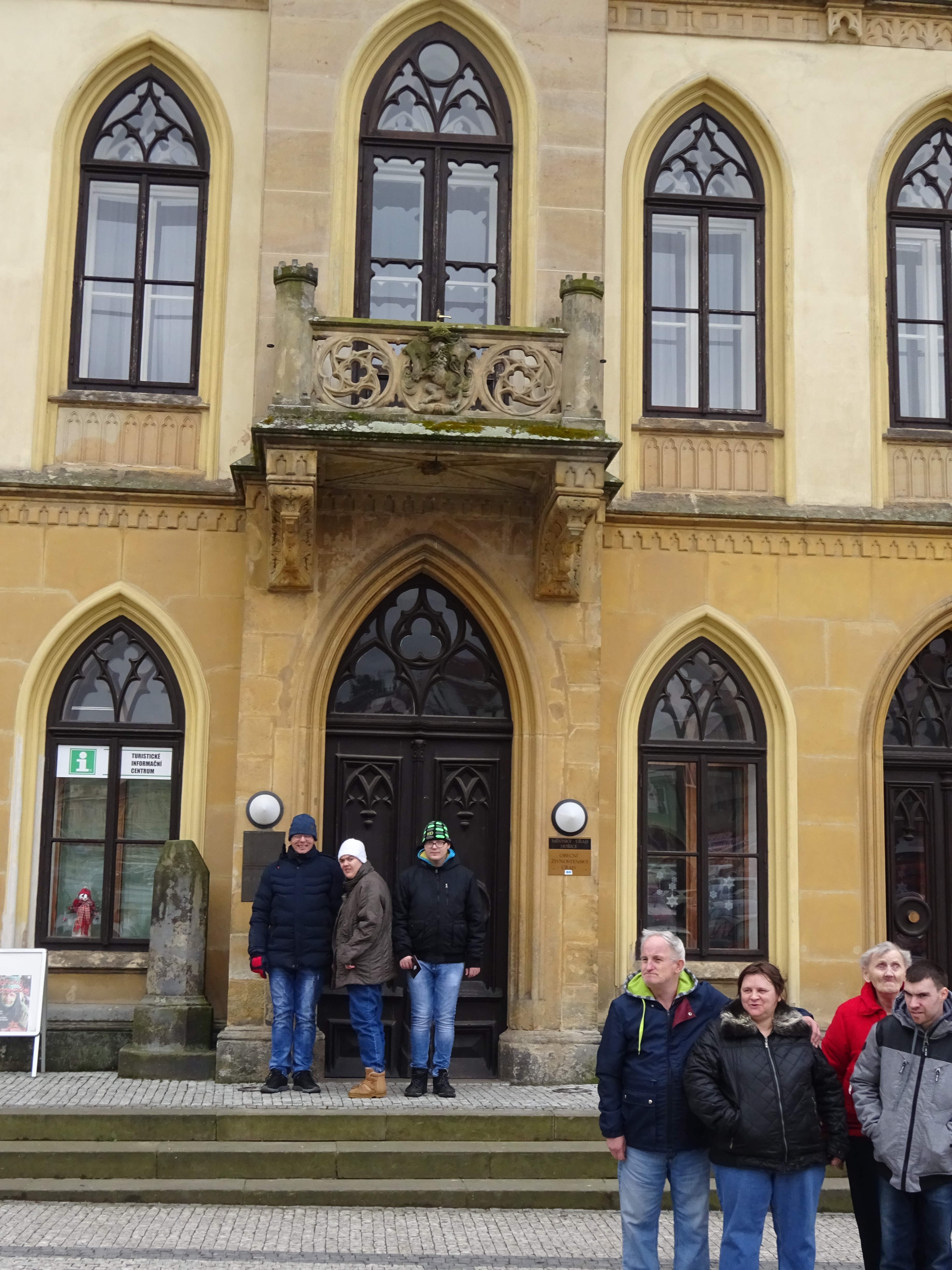 A když už jsme tady, projdeme také náměstí