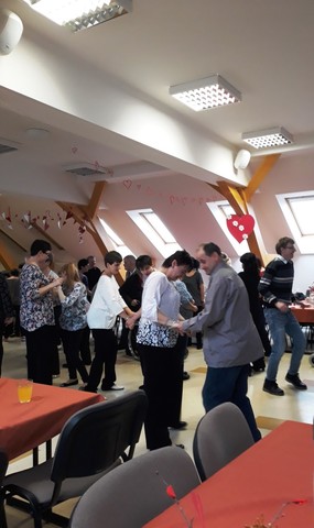 Ještě jedna pomalá píseň a bude přestávka