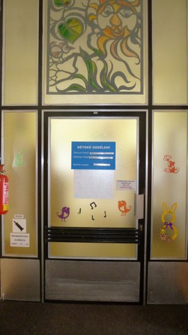 Za těmito dveřmi najdeme děti, které chceme obdarovat