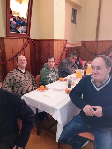 Čekáme na zahájení