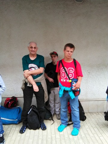 Unaveni z cesty, ale na místě